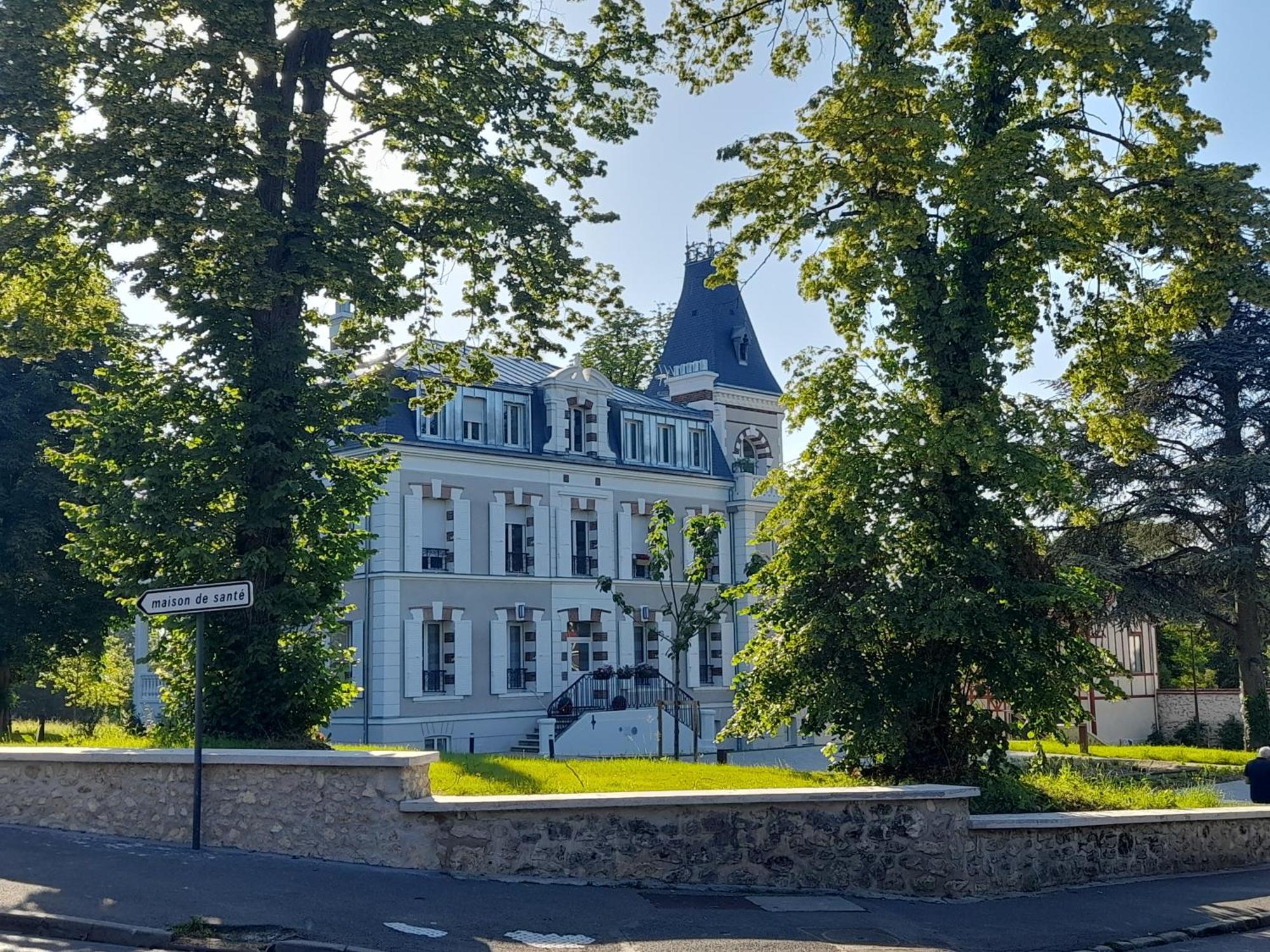 Appart Dans Petit Chateau En Centre Ville Lagny-sur-Marne Zewnętrze zdjęcie